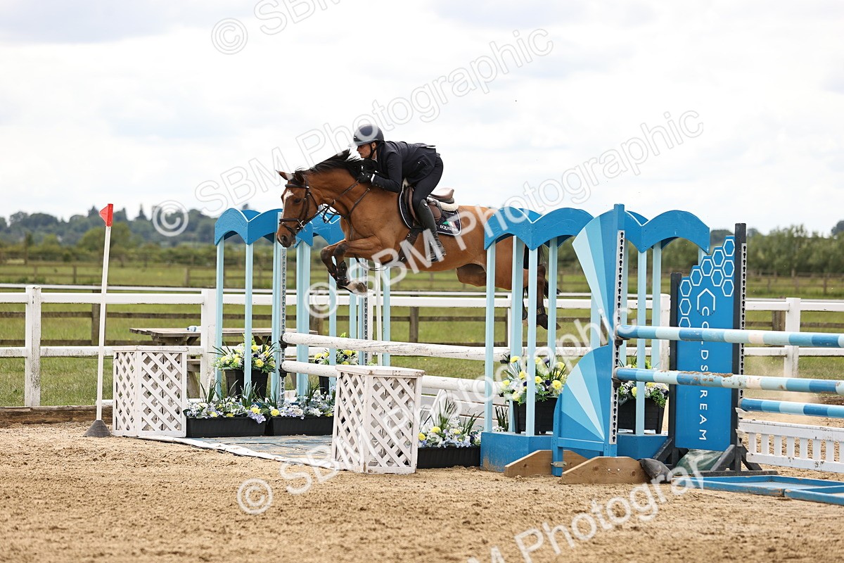 SBM_003314 - Class 11 - Senior Newcomers - 1.10m