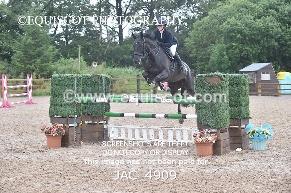 JAC_4909 - CLASS 16 SUN Senior Newcomers/ 1.10m Open