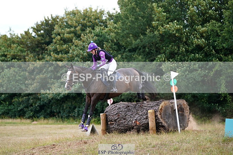 250802A-152344-07278 - F-272-Gemma.Wells-COMBE.BREEZE