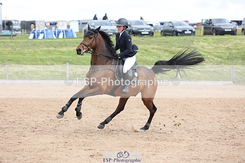 240419A-120420-06992 - Cls 6, 2 Star Medium Tour 1.35m