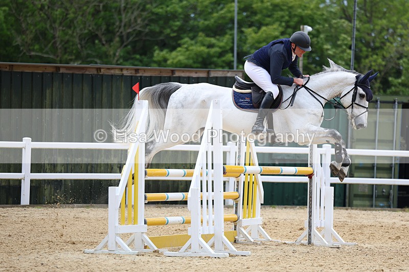 3E7A9392 - Class 8: Senior Newcomers/1.10m open