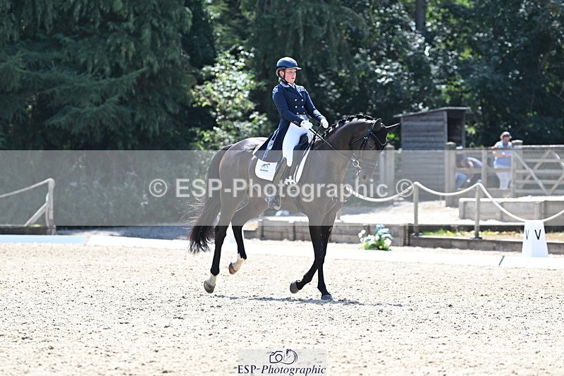 250810A-140206-07219 - 070-Abbie.NewburySeagry.Firstamour