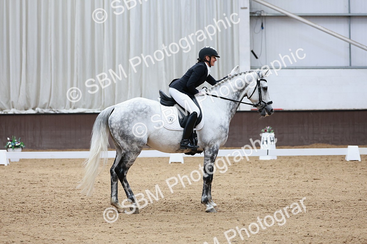 SBM_010042 - Class 6b - Novice 6 - 12.40-13.43