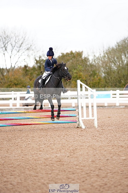 241027A-093434-01828 - SUN Cls 2 Pony Intro 70cm