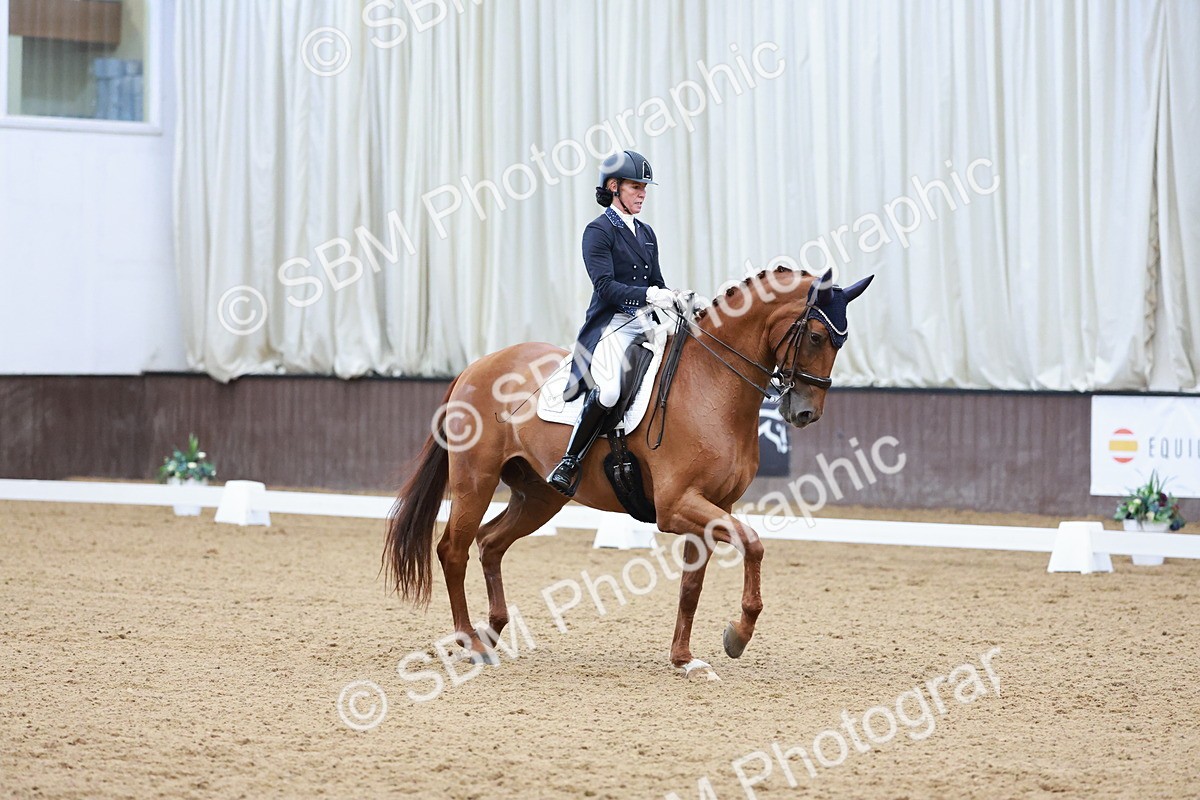 SBM_016390 - Class 5 - FEI INT II - 17.24-18.20
