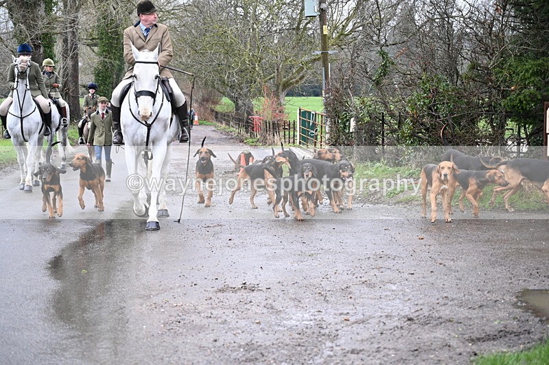 WJ7_9356 - Walk out..
