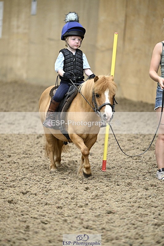 240728B-142651-00535 - Theo and Gemma's Groups Indoor