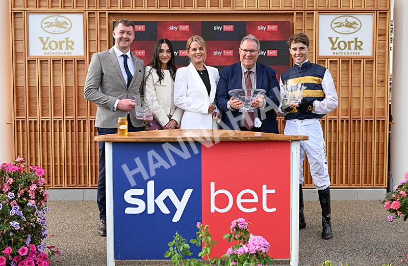 190826-209 Small Fry - Race 5 16.10pm Sky Bet Stayers Handicap