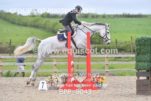 BPP_5043 - CLASS 24 SUN Senior BritiNovice/ 90cm Open