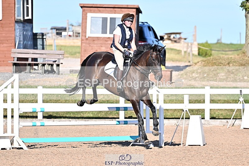 250708A-182314-00498 - 90cm Classes