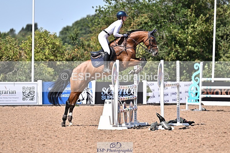 260812-125439-00531 - Cls 6 Foxhunter and 1.20m