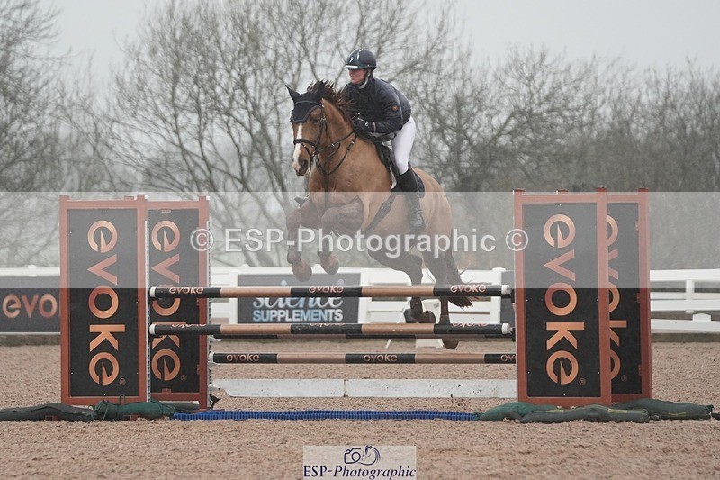 251207-120613-01968 - Cls 20 Snr Newcomers and 1.10m