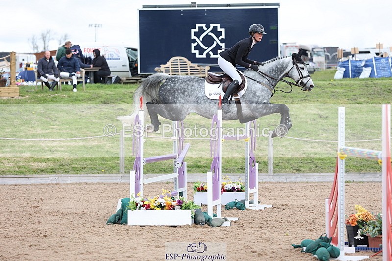 240419A-122210-07191 - Cls 6, 2 Star Medium Tour 1.35m