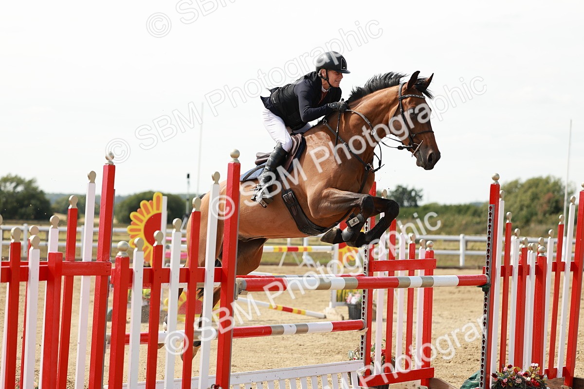 SBM_008081 - Class 4 - Senior Foxhunter - 1.20m Open