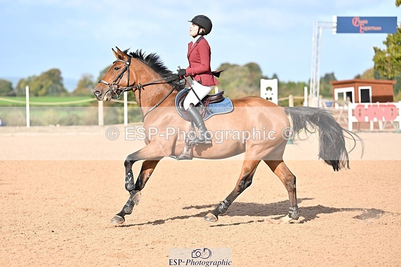 251005-102838-02772 - Cls 15 Foxhunter and 1.20m