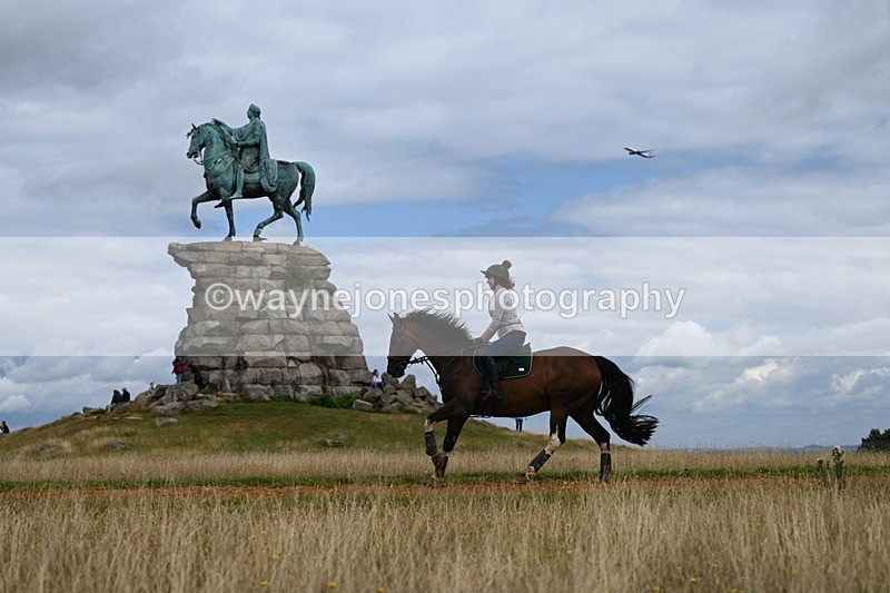 DSC_6990 - Time at Statue 12:45 to 13:15