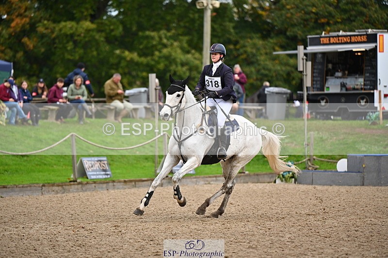 251026A-104449-23716 - D-318-Caroline.Allan
