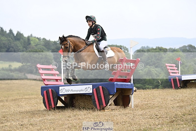 250824A-114202-35346 - 2002-Florence.Dovey-Moneyhills.Pageant