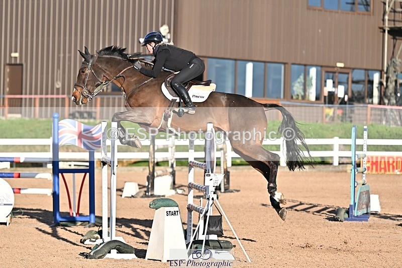 251119-142742-00555 - Cls 5 Foxhunter and 1.20m Open