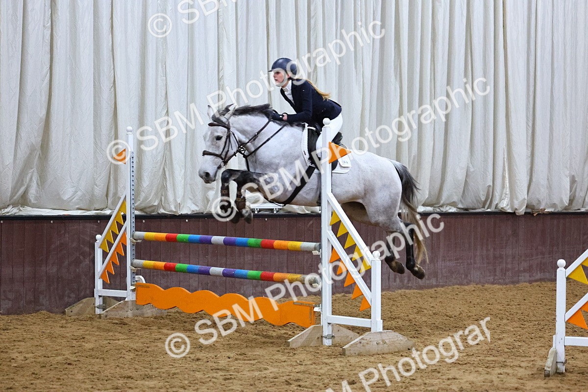 SBM_002928 - Class 6 - Holly & Ivy Stakes - 90cm