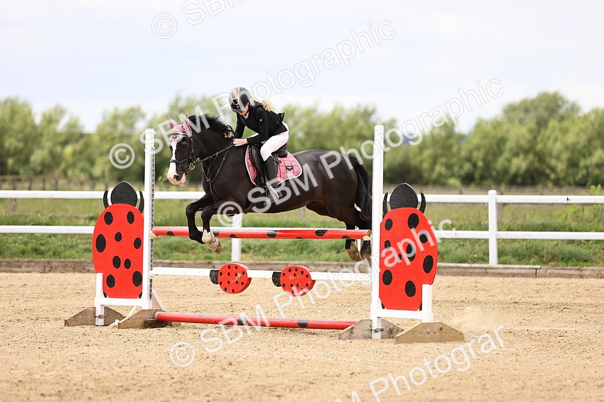 SBM_000359 - Class 4 - 1m showjumping