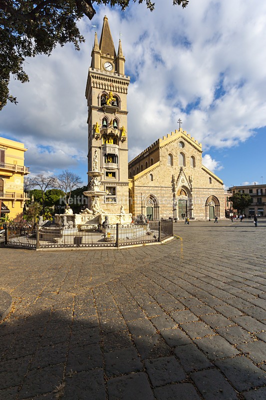 YR6M9534 - Worldwide