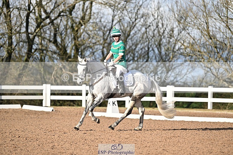 241214-111656-01356 - 105-Janine.Paterson-Machas.Grey