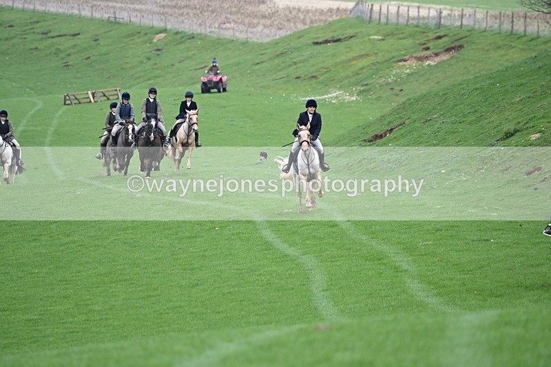 WJ6_9266 - Line Three