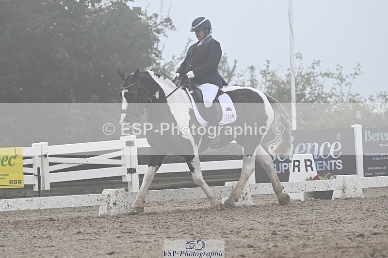 250907-145743-08994 - 106-Lucy.HamblettGalliano.Gold.Dust