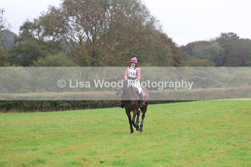 3E7A1735 - Class 3: 70cm Pairs: Half Roll Top