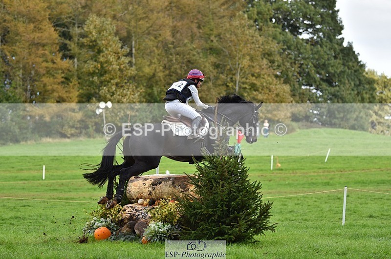 231022-140618-29175 - 342-STORM.IN.DECEMBER-Claire.Fielding-XC