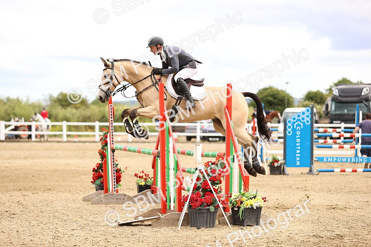 SBM_007683 - Class 19 - Senior Newcomers - 1.10m