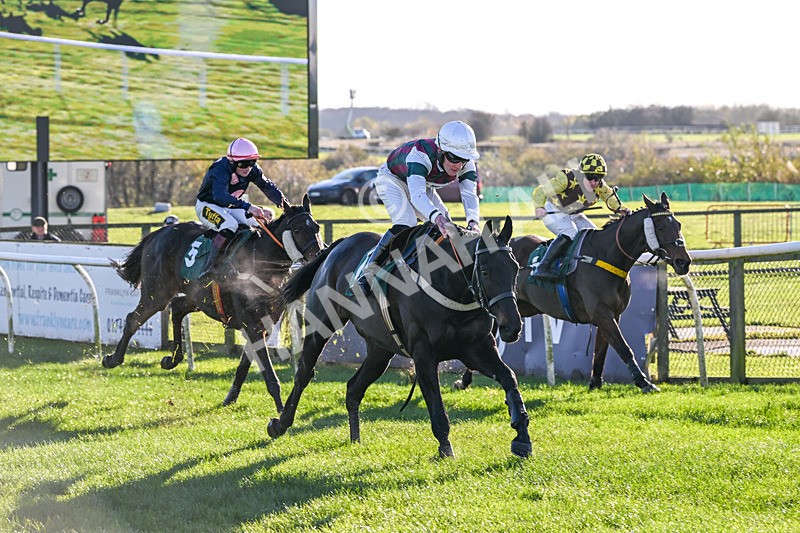 211125-Race 1-I See The Sea-6719 - Race 1