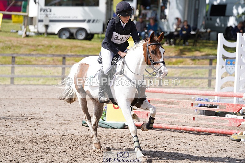 240824X-125814-27395 - 80cm Round 1 13.00 to 14.00