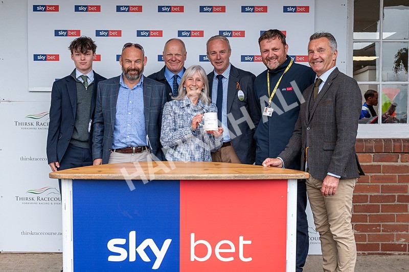 160526-Race 6-Empire Of Light-3680 - Race 6 4.47pm Sky Bet Club Handicap