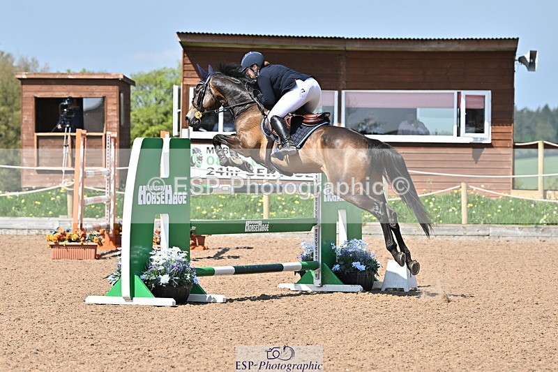 240509A-111217-01073 - Cls 9 Snr 1.20m Open