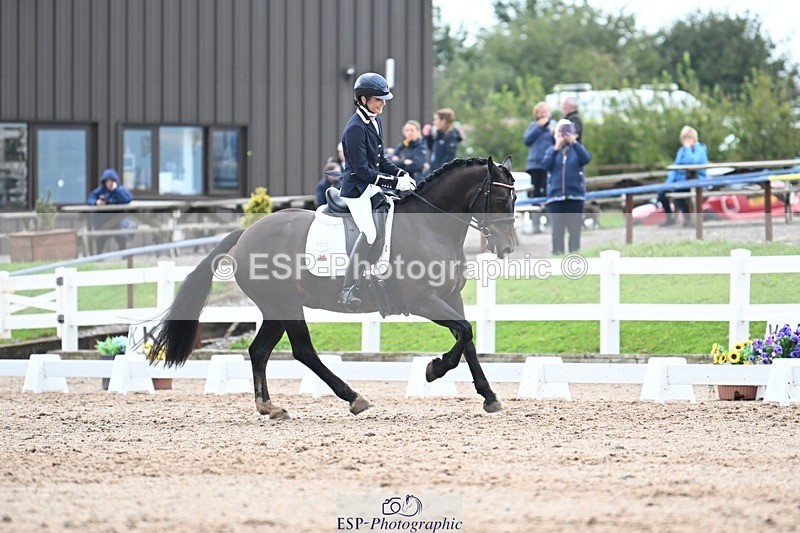 250907-124909-08452 - 005-Jessica.AllenHendrewen.Desert.Lady