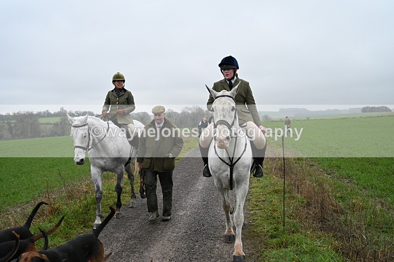 WJ7_9775 - Walk out..