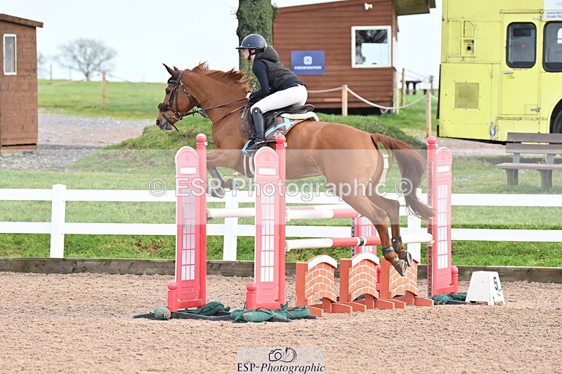 231209A-121116-01722 - Cls 12 Newcomers & 1.10m Open