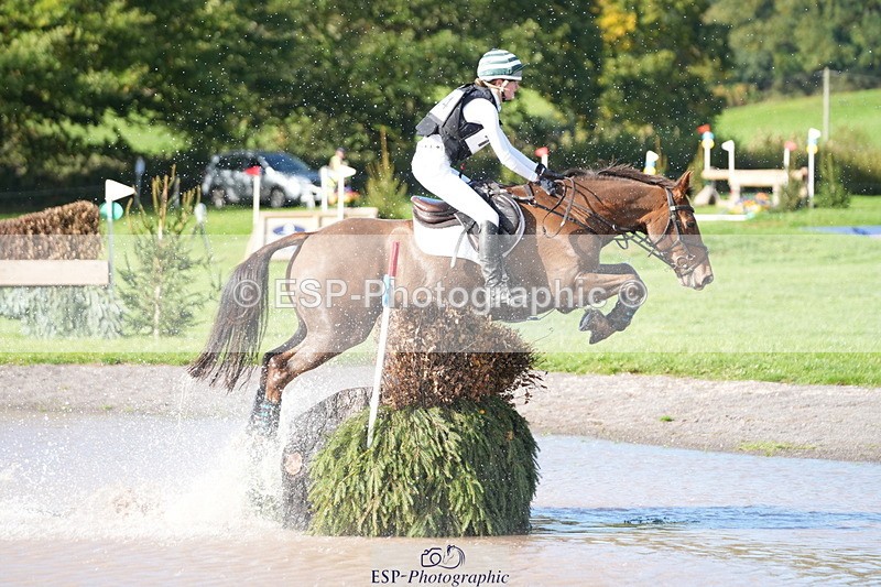 251024A-121539-08687 - B-124-Sophie.Lamb