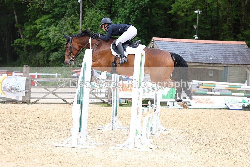 3E7A9437 - Class 8: Senior Newcomers/1.10m open