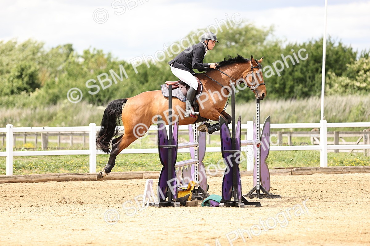 SBM_003135 - Class 11 - Senior Newcomers - 1.10m