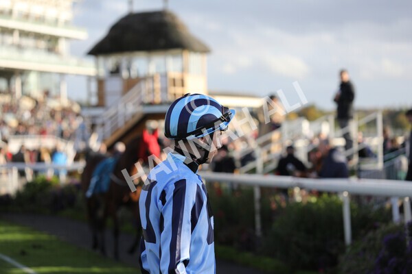 yr07102022r6-14 - Race 6 5.00pm William Hill Lengthen Your Odds EBF Novice Stakes