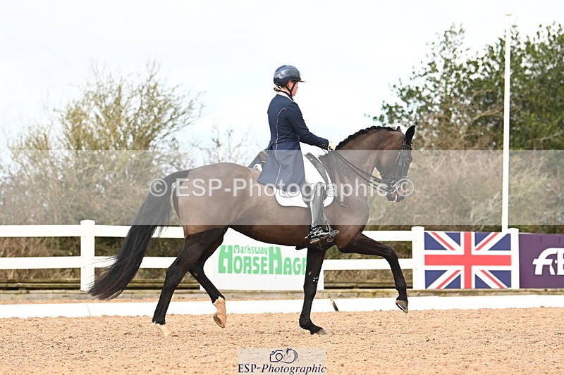 240218A-123019-07159 - 160-Abbie.Newbury-Seagry.Firstamour