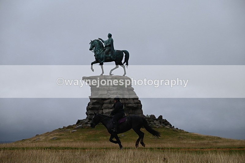 DSC_2115 - Time at Statue 12:13 to 12:32