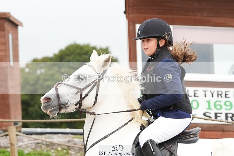 250920-155018-01503 - Cls 21 Pony Intro 80cm Derby