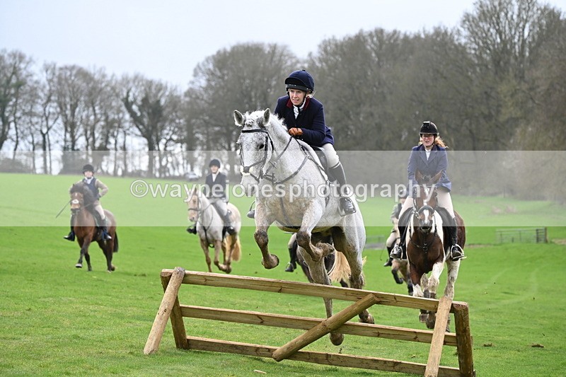 WJ6_9154 - Line Three