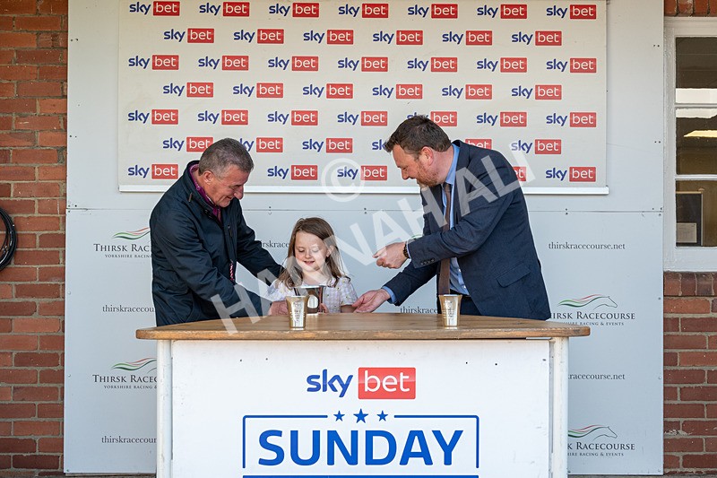 160624-Race 1-Alice Fairfax-5354 - Race 1