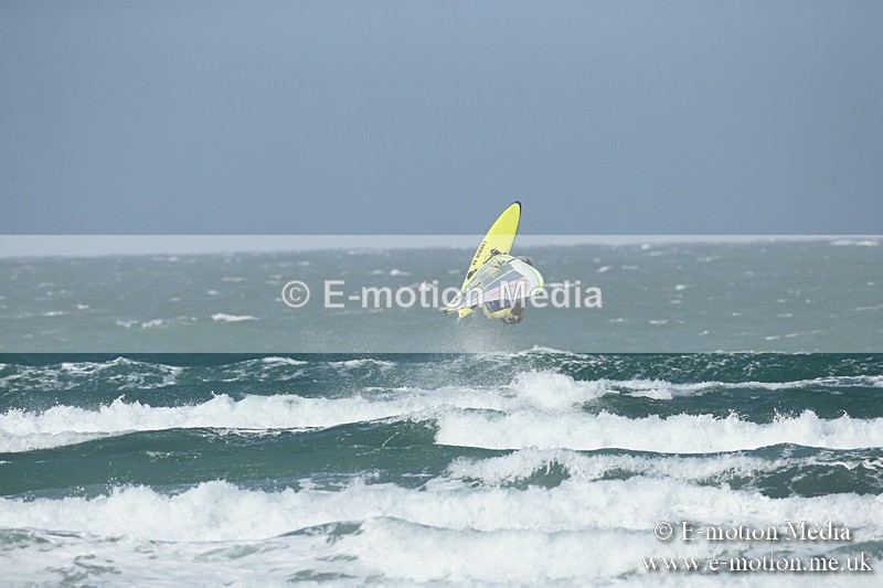 WS 020413-222 - Windsurfing