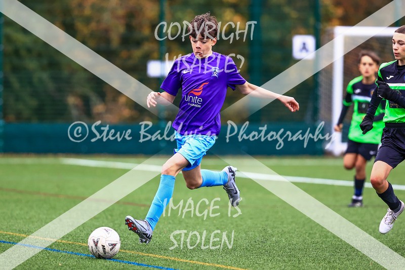1DX30532 - 2025-10-12 FC Abbey Meads U14 Orange V Kingsdown Lions U14